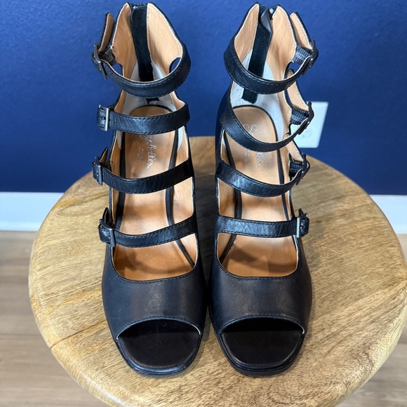 Seychelles Black Multi-Strap Kayak Heels Sandals | Size 6.5 - Picture 7 of 9